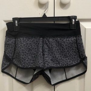 Black and white lululemon shorts